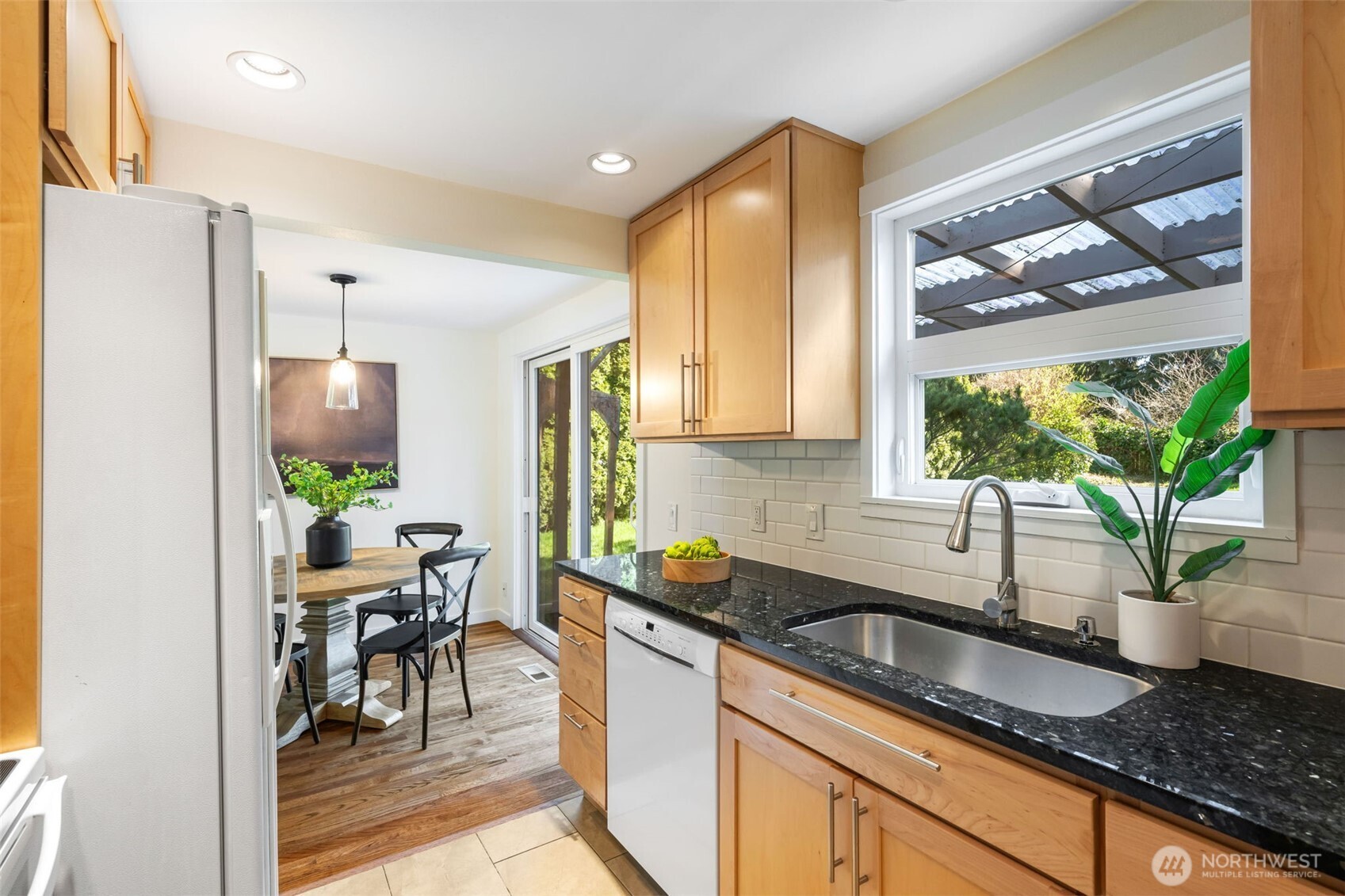 1557 Northeast 171st Street Shoreline, WA 98155 - Photo 9 of 27
