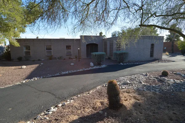 $2,100 | 7722 East Knollwood Circle, Tucson, AZ 85750