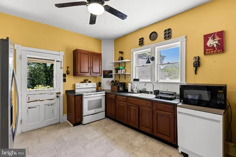 $385,000 | 20 North Greenwich Street, Alloway, NJ 08001