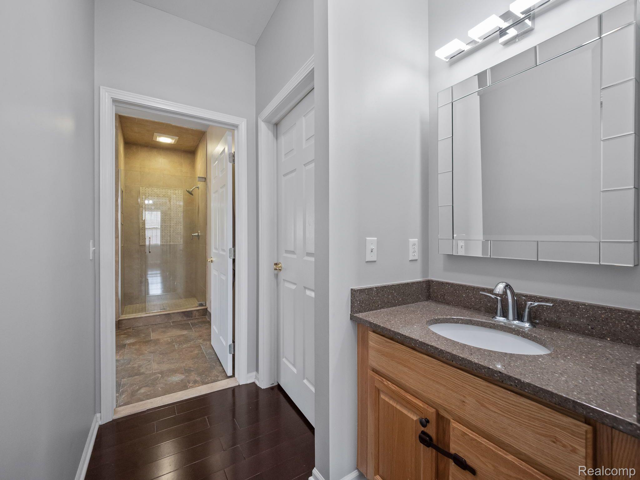 6834 Woodcrest Ridge Clarkston, MI 48346 - Photo 36 of 55 Gallery Image 36