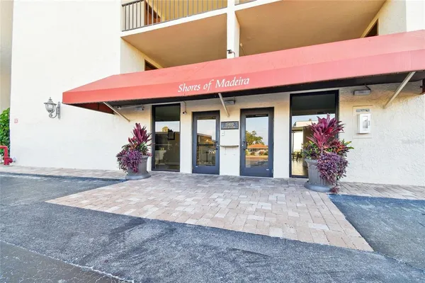 $4,000 | 15400 Gulf Boulevard, Unit 402, Madeira Beach, FL 33708