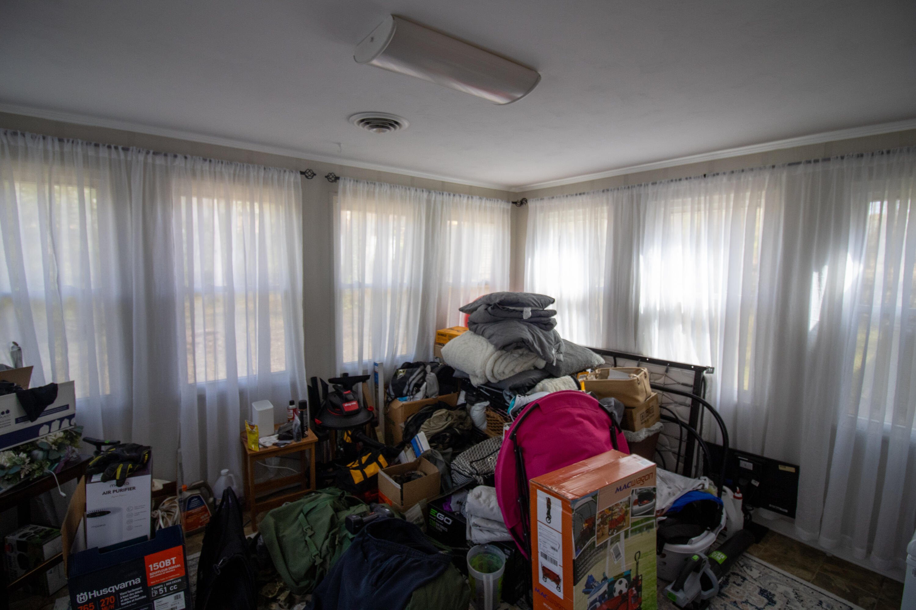 1858 Kiska Road Salem, VA 24153 - Photo 17 of 21 a room with musical instruments
