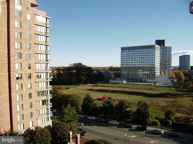 11710 Old Georgetown Road, Unit 922 North Bethesda, MD 20852 - Photo 14 of 18 View