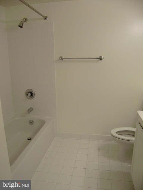 11710 Old Georgetown Road, Unit 922 North Bethesda, MD 20852 - Photo 9 of 18 Bath