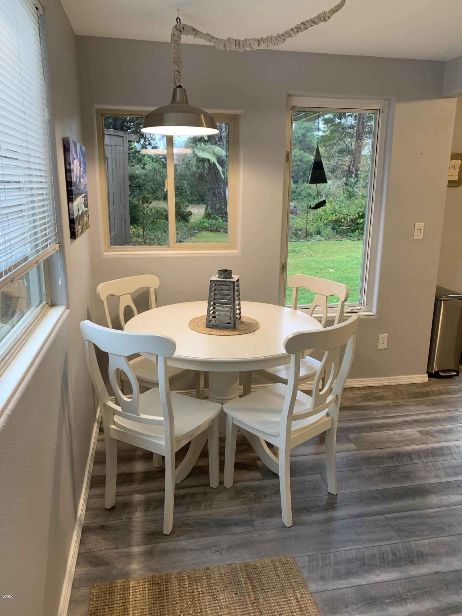6835 Southwest Inlet Avenue Lincoln City, OR 97367 - Photo 34 of 48 Dining so cute