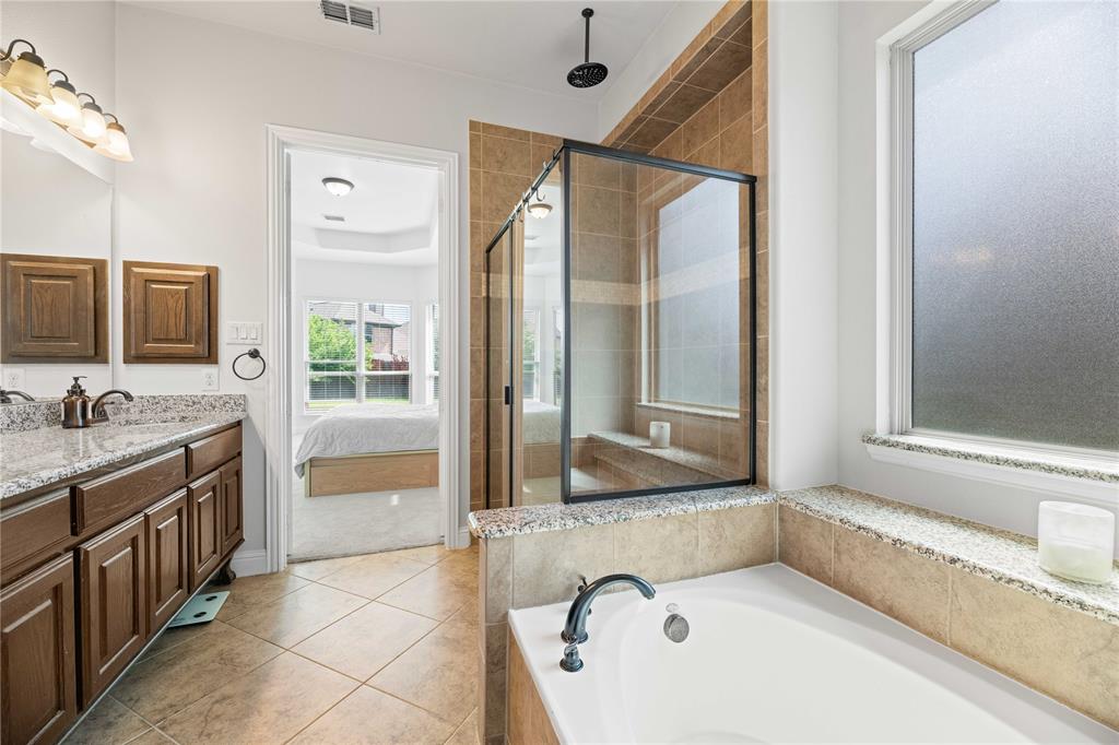 1007 Finsbury Lane Forney, TX 75126 - Photo 9 of 14 bathroom