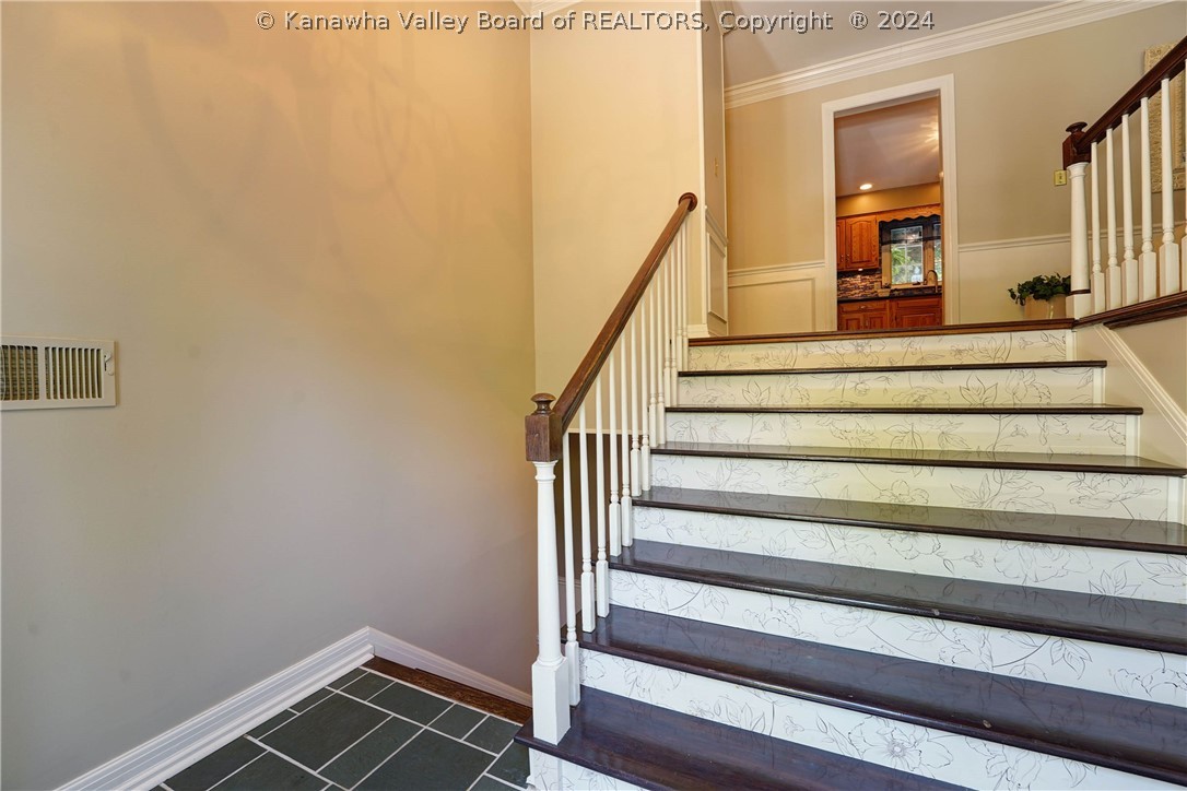 1422 Mt Vernon Road Charleston, WV 25314 - Photo 2 of 33 Gallery Image 2