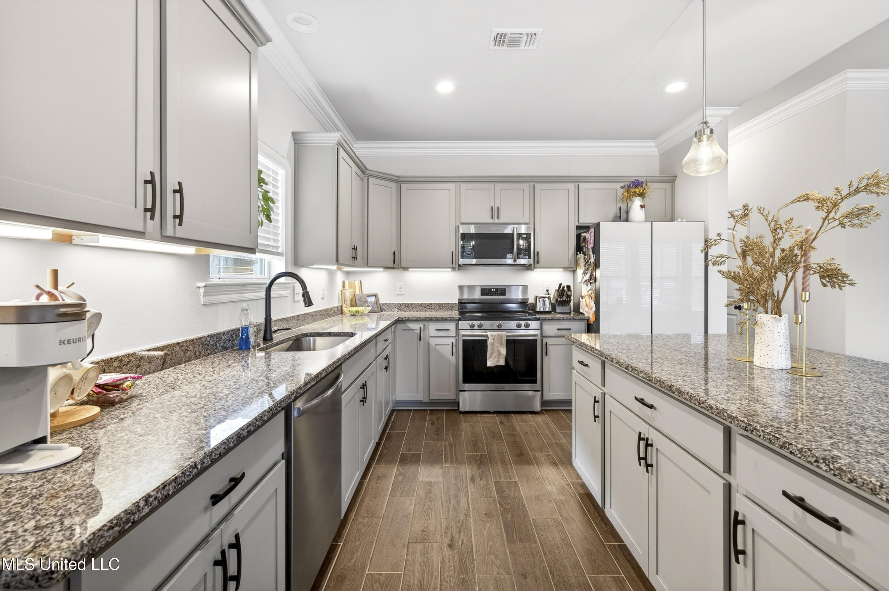15376 High Point Drive Gulfport, MS 39503 - Photo 12 of 28 Beautiful and Functional