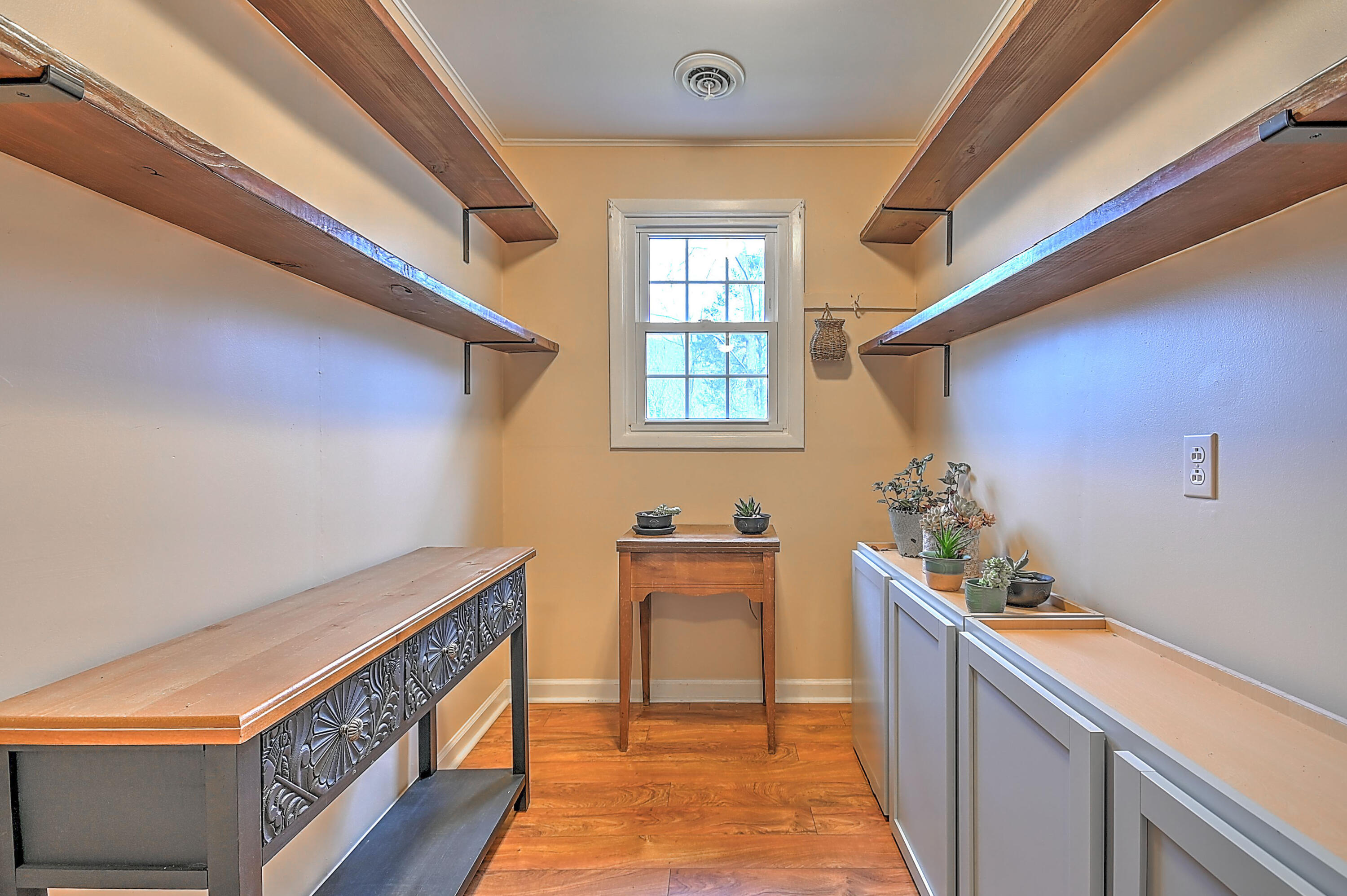 2422 Sinking Creek Road Johnson City, TN 37604 - Photo 14 of 35 2422 Sinking Creek White-17