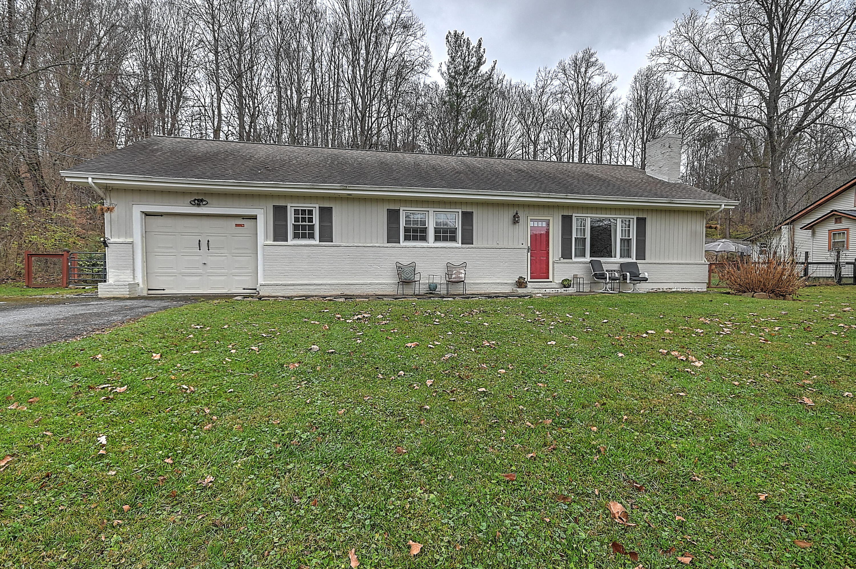 2422 Sinking Creek Road Johnson City, TN 37604 - Photo 3 of 35 2422 Sinking Creek White-3