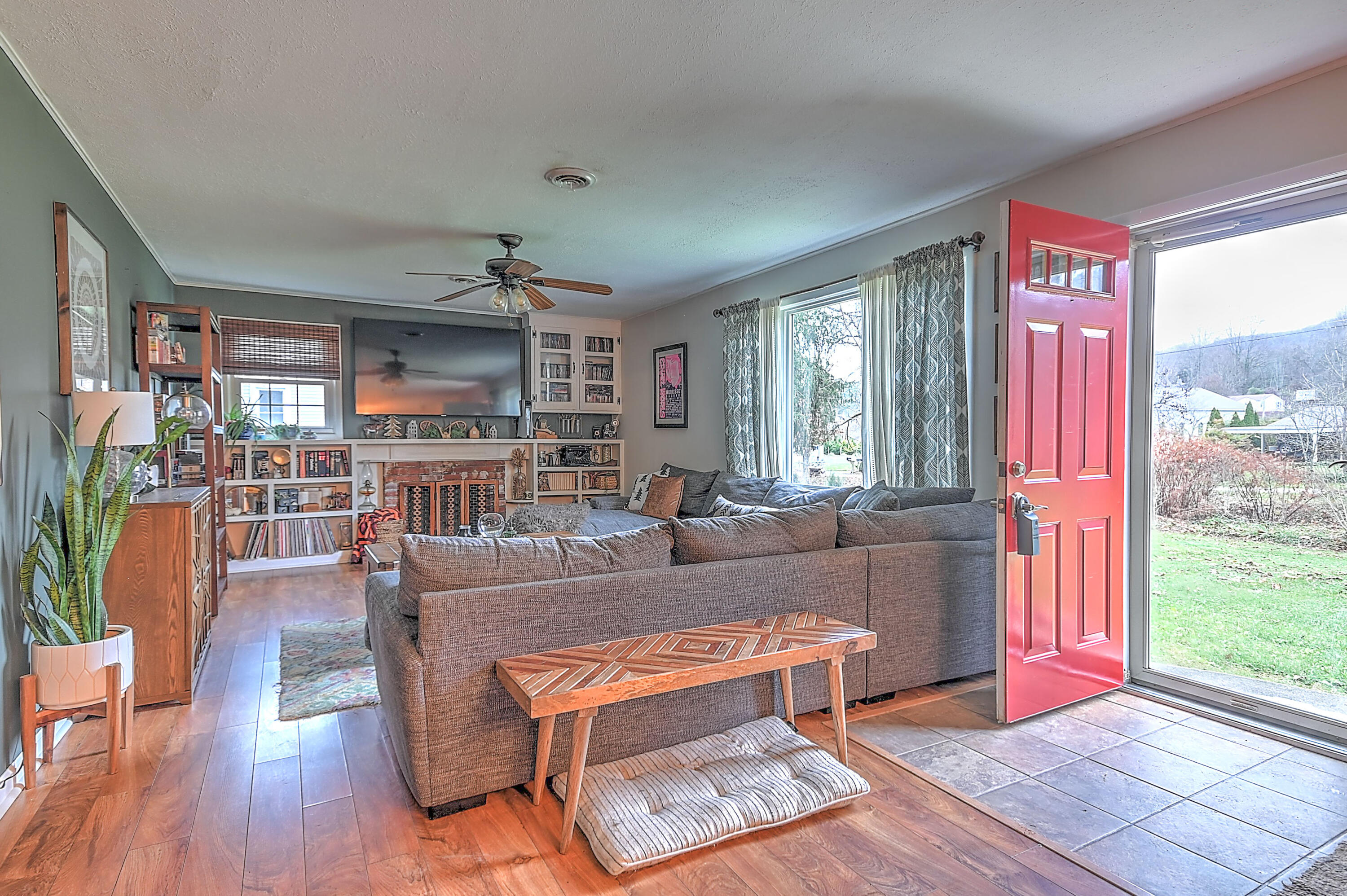 2422 Sinking Creek Road Johnson City, TN 37604 - Photo 4 of 35 2422 Sinking Creek White-9