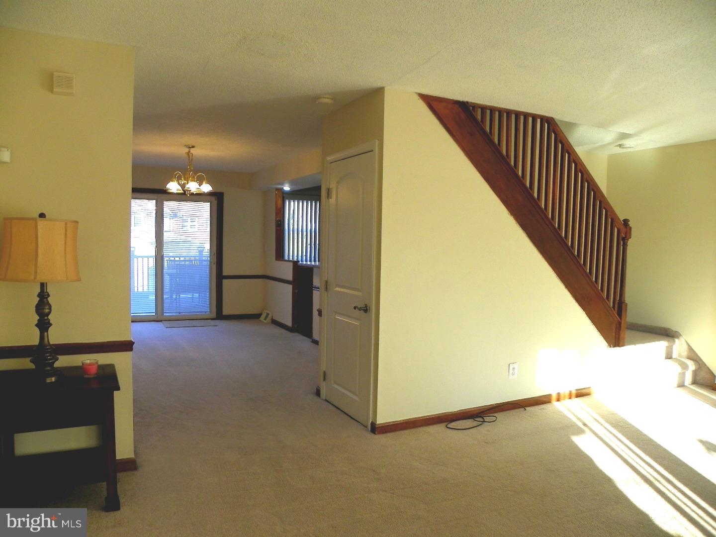 3204 Atmore Road Philadelphia, PA 19154 - Photo 14 of 25 Living Room