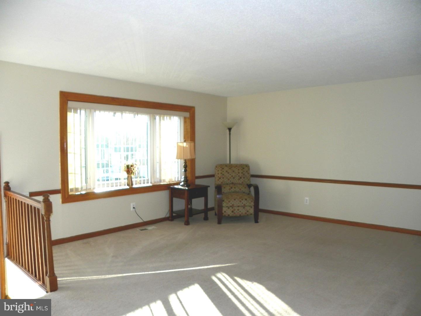 3204 Atmore Road Philadelphia, PA 19154 - Photo 15 of 25 Living Room