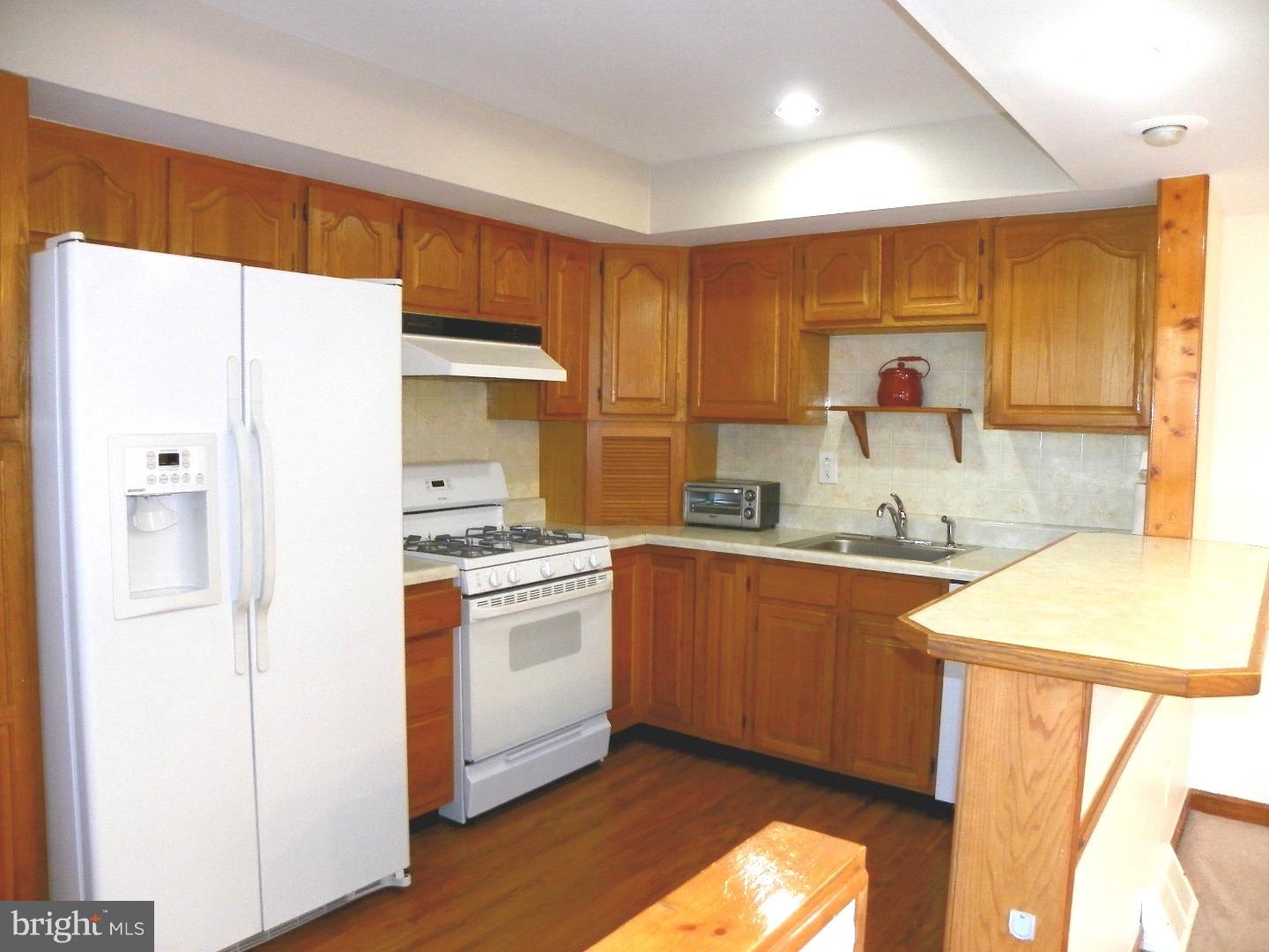 3204 Atmore Road Philadelphia, PA 19154 - Photo 9 of 25 Kitchen