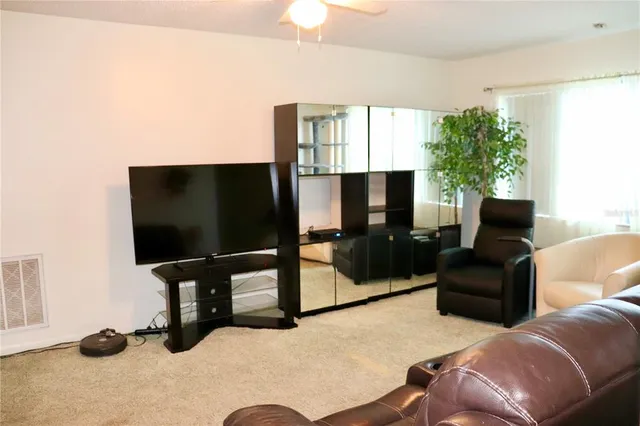 $107,000 | 6990 Versailles, Unit 6990, Pinellas Park, FL 33781