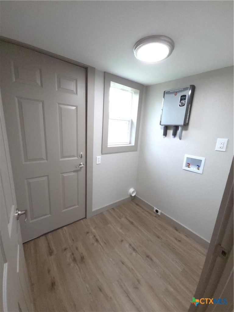 2605 Plainview Street Victoria, TX 77901 - Photo 13 of 16 an empty room with a window