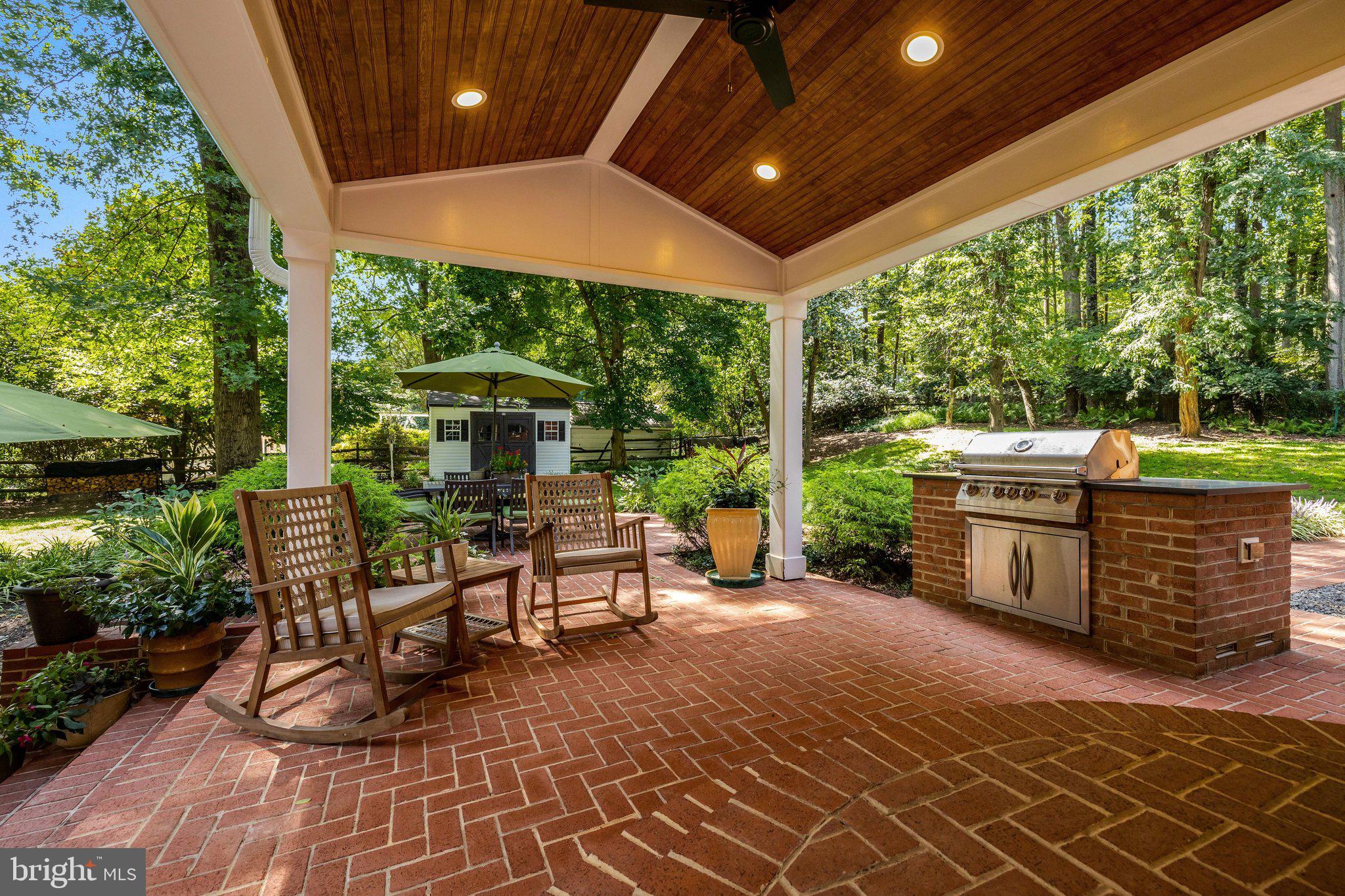 10015 Saddle Road Vienna, VA 22181 - Photo 31 of 86 Gallery Image 31