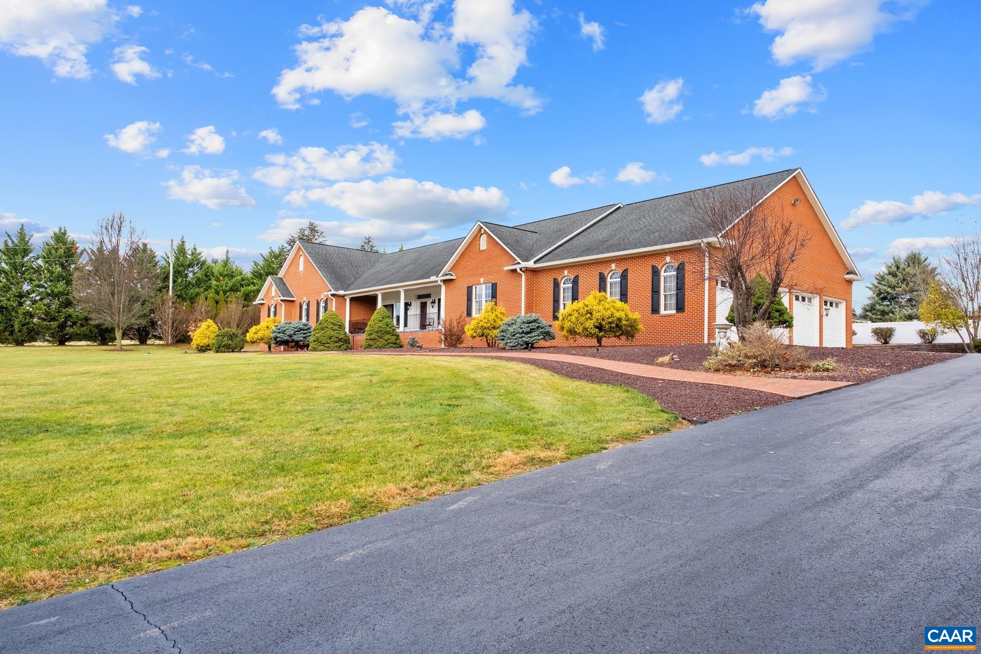 1266 Hermitage Road Waynesboro, VA 22980 - Photo 2 of 18 Gallery Image 2