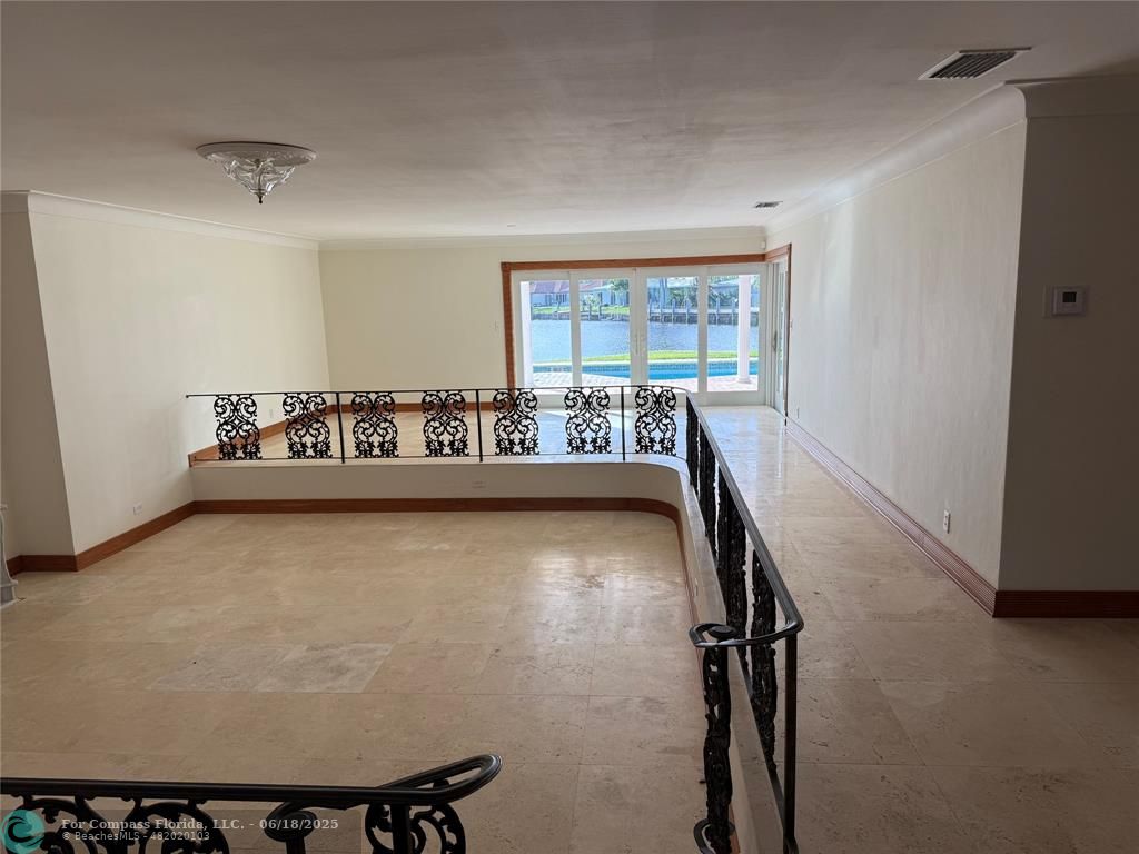 5251 Northeast 29th Avenue Fort Lauderdale, FL 33308 - Photo 6 of 6 a view of a room with gym equipment