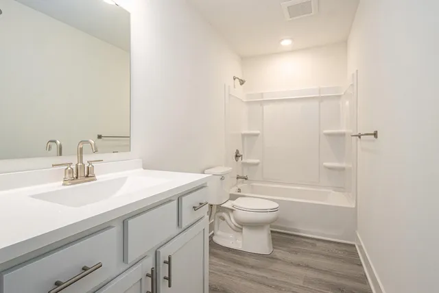 $539,000 | 15250 Alister MacKenzie Avenue, Augusta, MI 49012