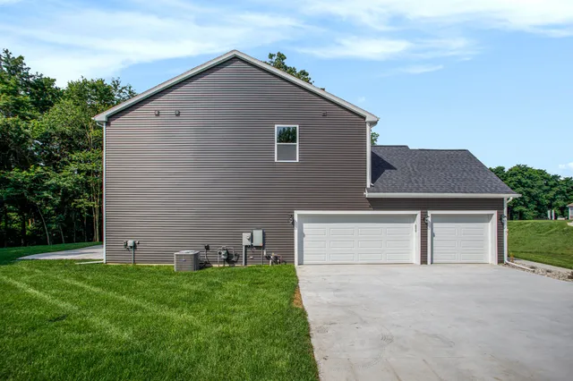 $539,000 | 15250 Alister MacKenzie Avenue, Augusta, MI 49012