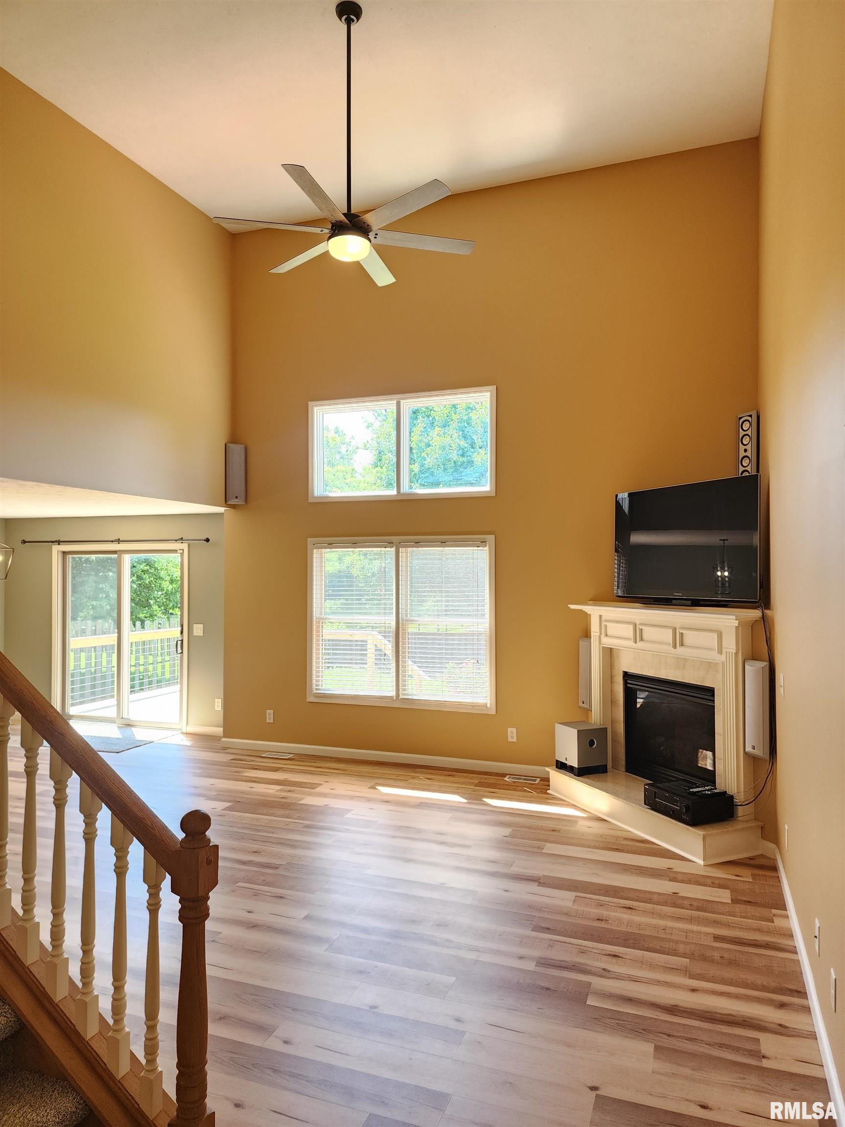 404 Treeline Lane Springfield, IL 62703 - Photo 15 of 58