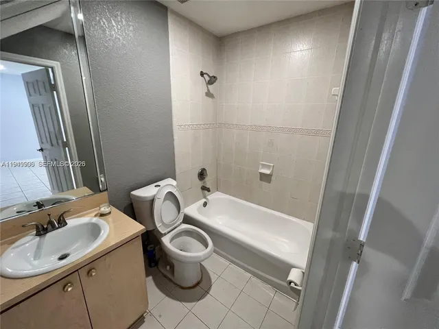 $2,850 | 10644 Northwest 87th Court, Unit 10644, Hialeah Gardens, FL 33018