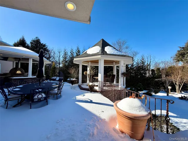 $14,000 | 5 Glen Hill Court, Dix Hills, NY 11746