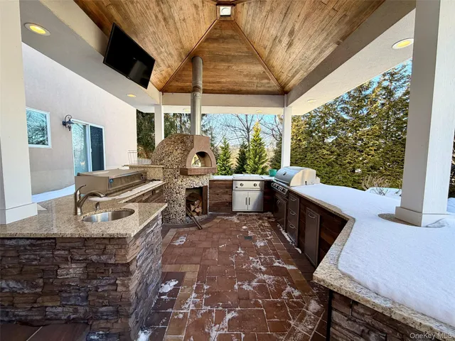 $14,000 | 5 Glen Hill Court, Dix Hills, NY 11746