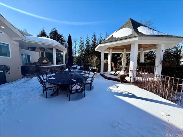 $14,000 | 5 Glen Hill Court, Dix Hills, NY 11746