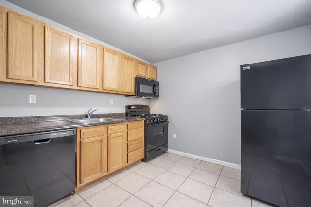 $1,950 | 48 East Scott Street, Unit 1, Riverside, NJ 08075