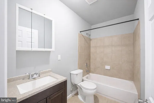 $1,950 | 48 East Scott Street, Unit 1, Riverside, NJ 08075