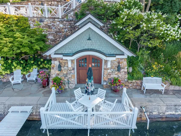 $3,600,000 | 11425 North Cedar Point High Road, Syracuse, IN 46567