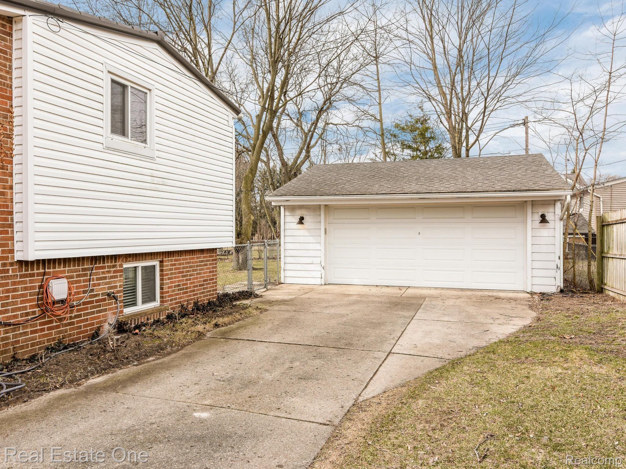 1347 Oak Street Rochester, MI 48307 - Photo 27 of 30 1347 Oak St Rochester MI 48307-026-029-1347 North Oak Street-MLS_Size.jpg