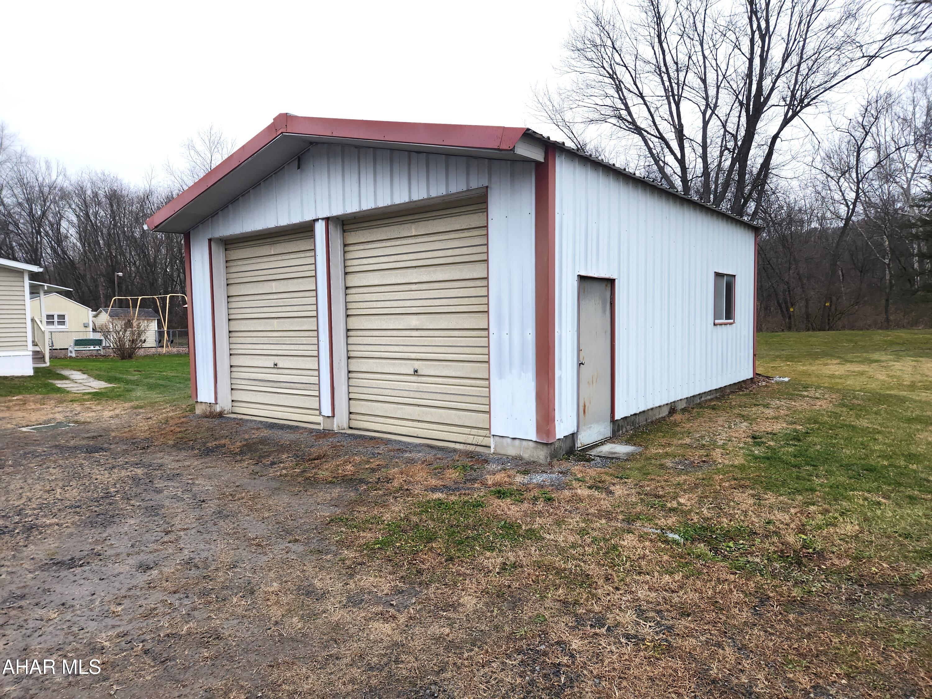 736 Quaker Valley Road New Paris, PA 15554 - Photo 32 of 41