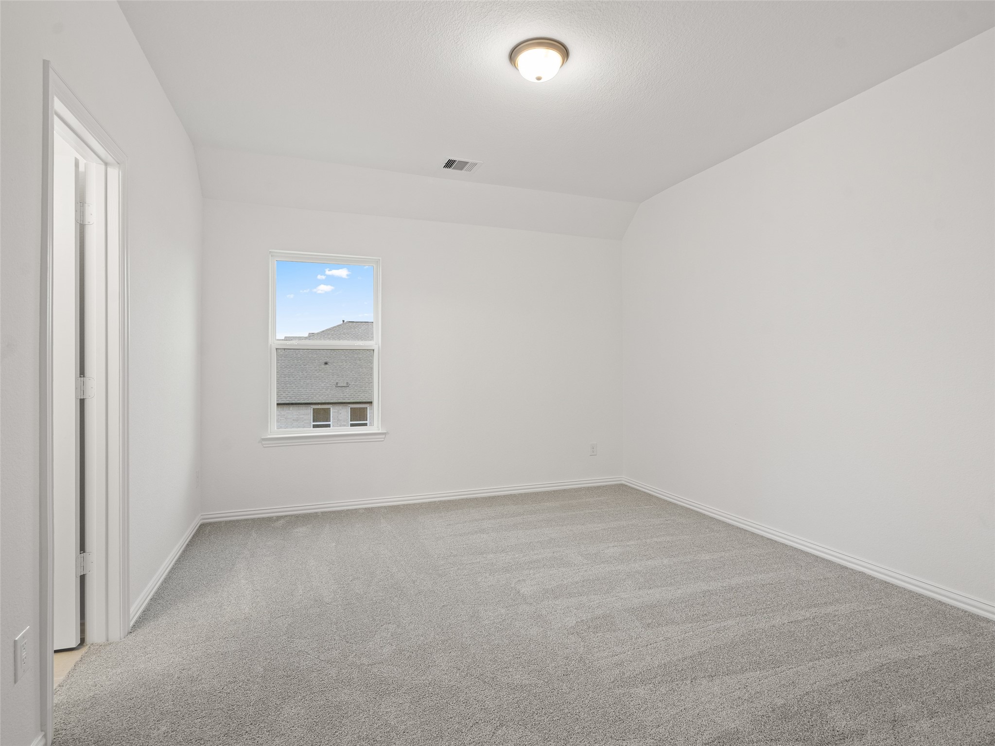 410 Strm Bnd Way Rosenberg, TX 77471 - Photo 29 of 39 an empty room with a window
