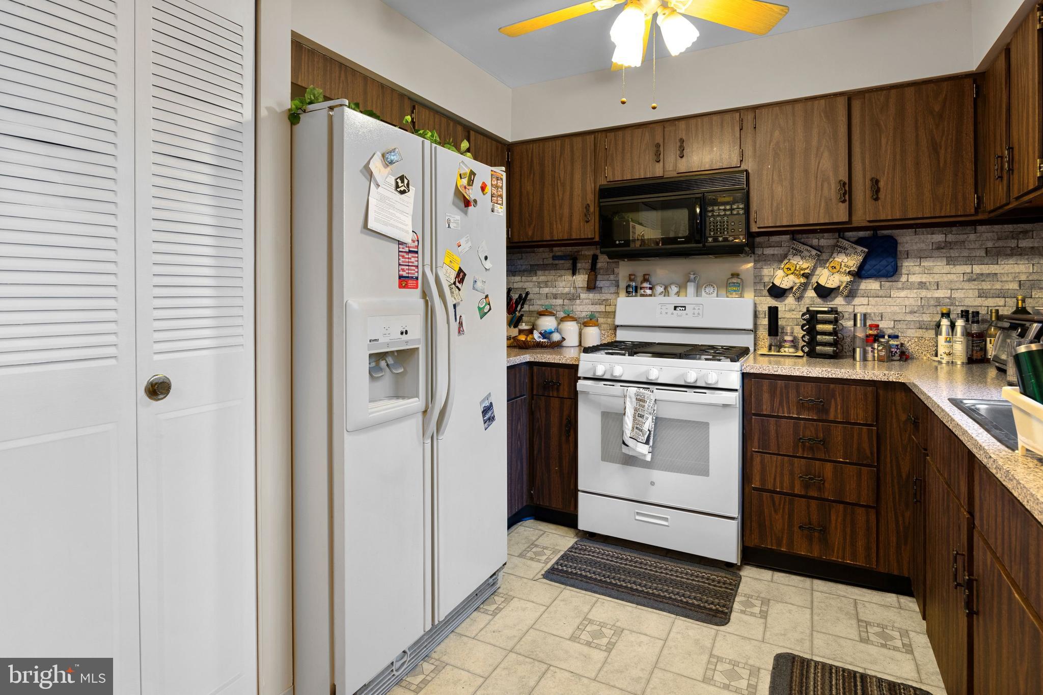 3416 Amity Road Philadelphia, PA 19154 - Photo 11 of 32