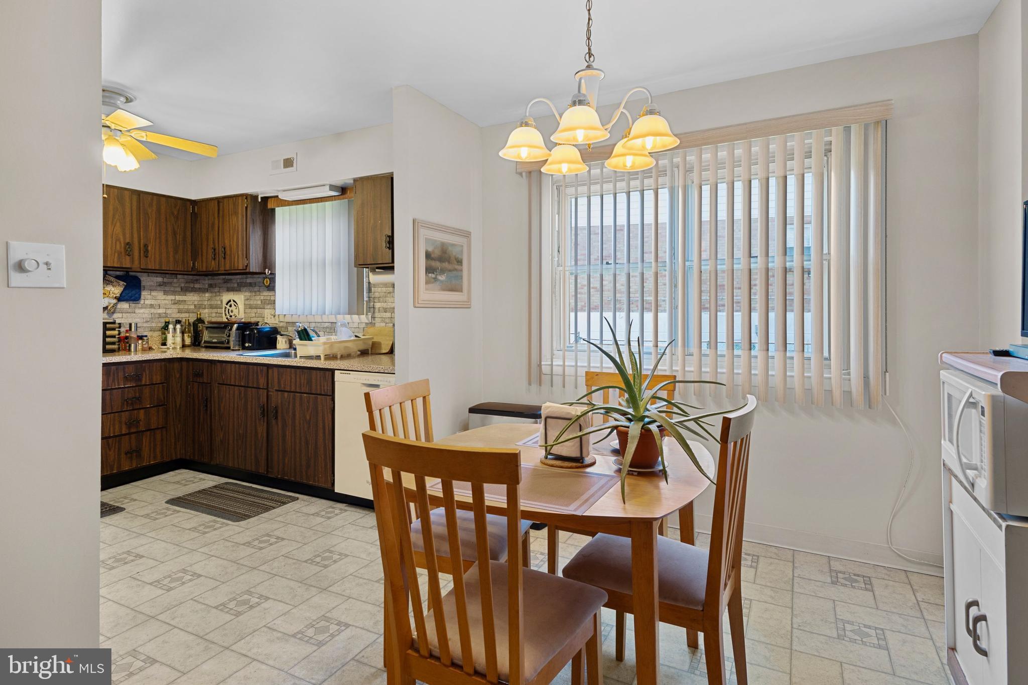 3416 Amity Road Philadelphia, PA 19154 - Photo 9 of 32
