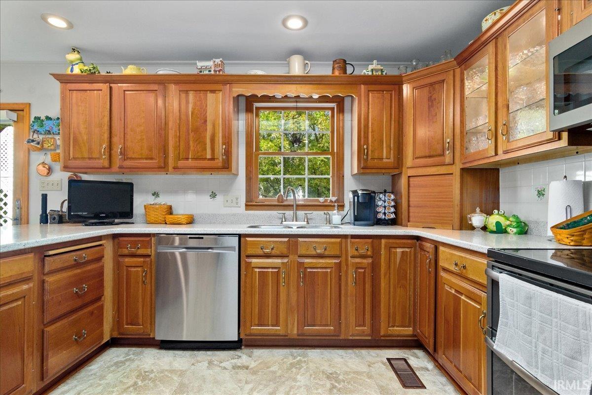 7324 Pond Road Hazleton, IN 47640 - Photo 13 of 36 Gallery Image 13