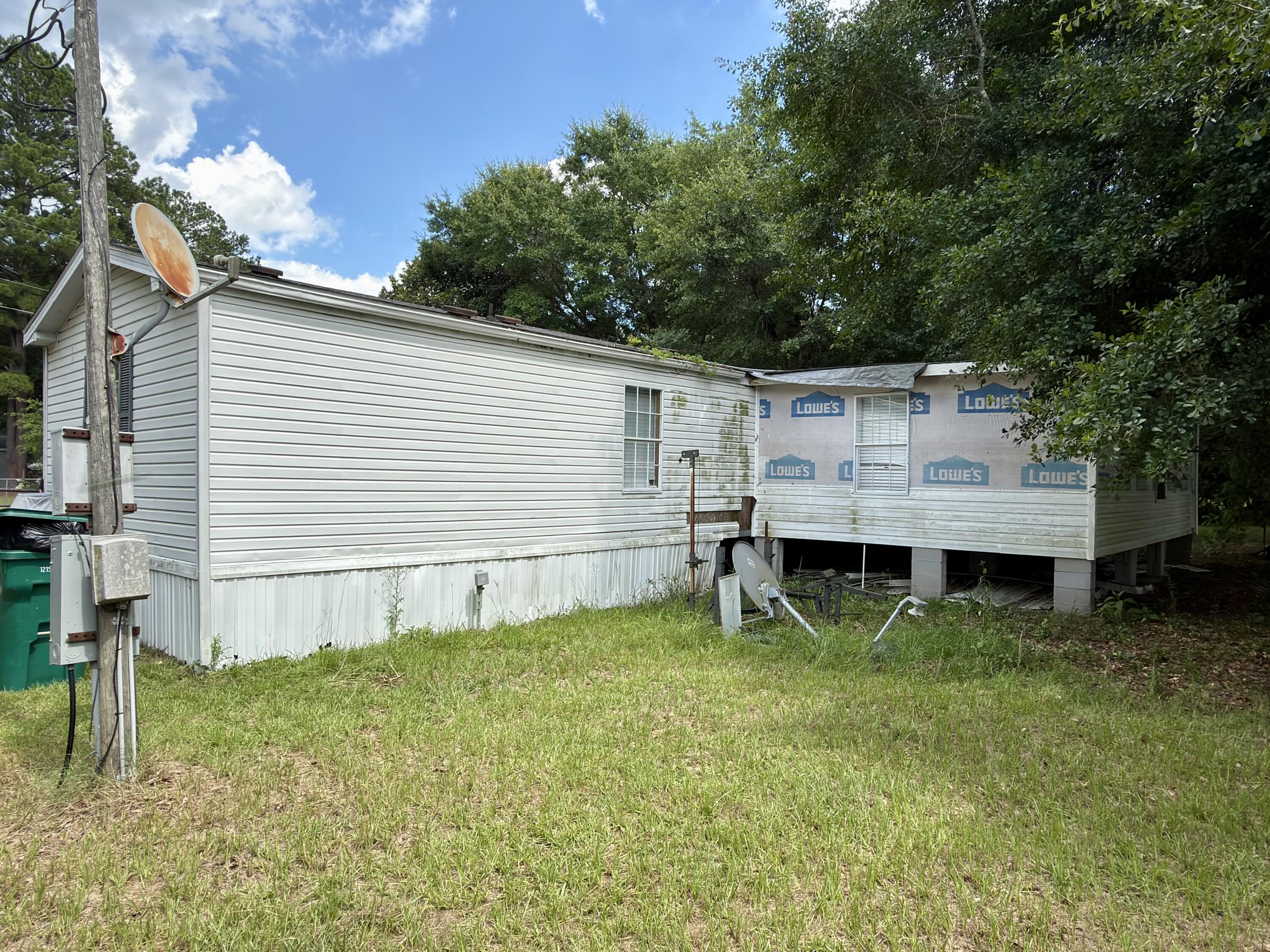 1706 Bermuda Road Sumter, SC 29154 - Photo 2 of 28 IMG_1800