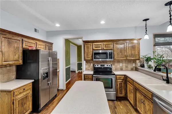 $554,900 | 14030 West 130th Terrace, Olathe, KS 66062