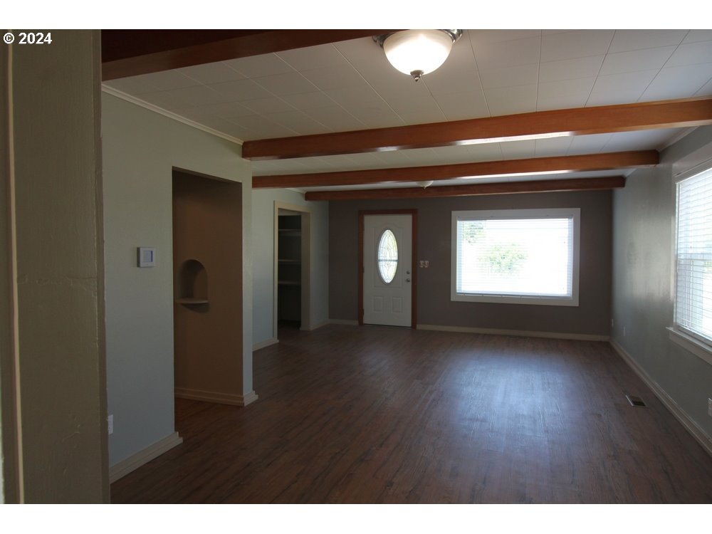 160 Heisler Street Dufur, OR 97021 - Photo 11 of 20 Gallery Image 11