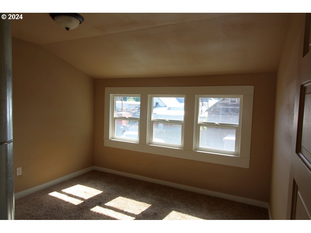 160 Heisler Street Dufur, OR 97021 - Photo 13 of 20 Gallery Image 13