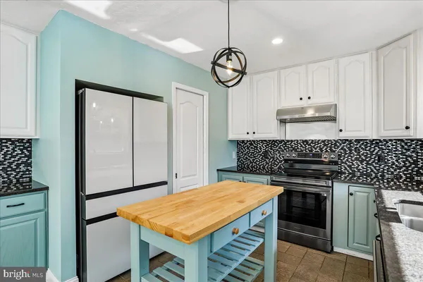 $750,000 | 16617 Killdeer Drive, Rockville, MD 20855