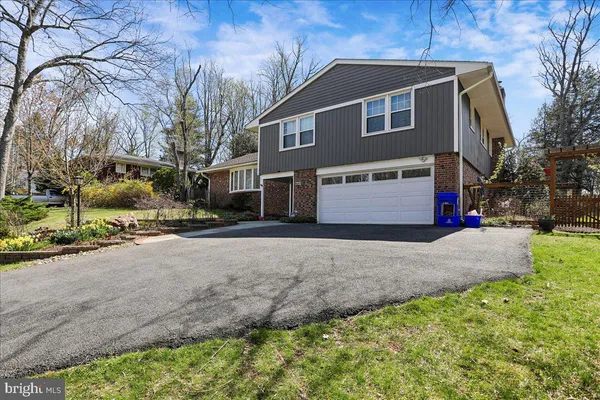 $750,000 | 16617 Killdeer Drive, Rockville, MD 20855