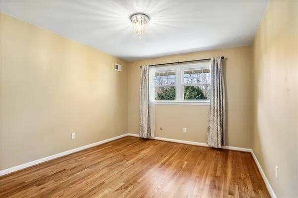 $750,000 | 16617 Killdeer Drive, Rockville, MD 20855