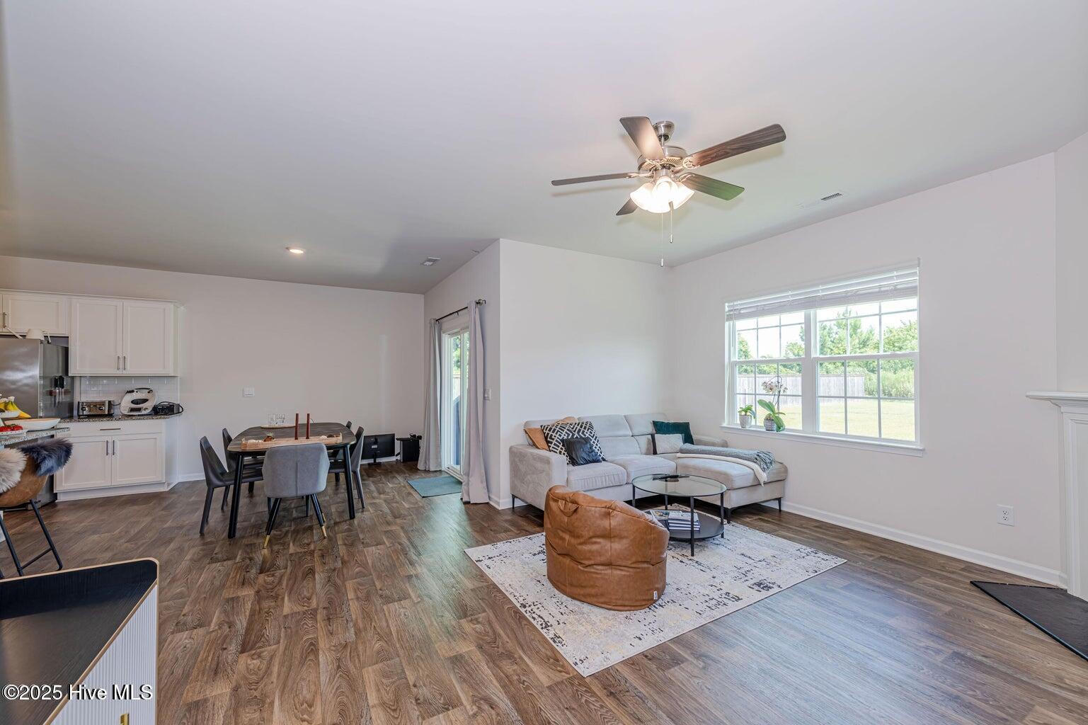 608 Ava Street New Bern, NC 28560 - Photo 6 of 19 Living Space 2