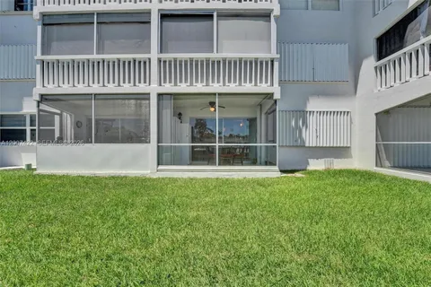 $229,900 | 455 Paradise Isle Boulevard, Unit 104, Hallandale Beach, FL 33009