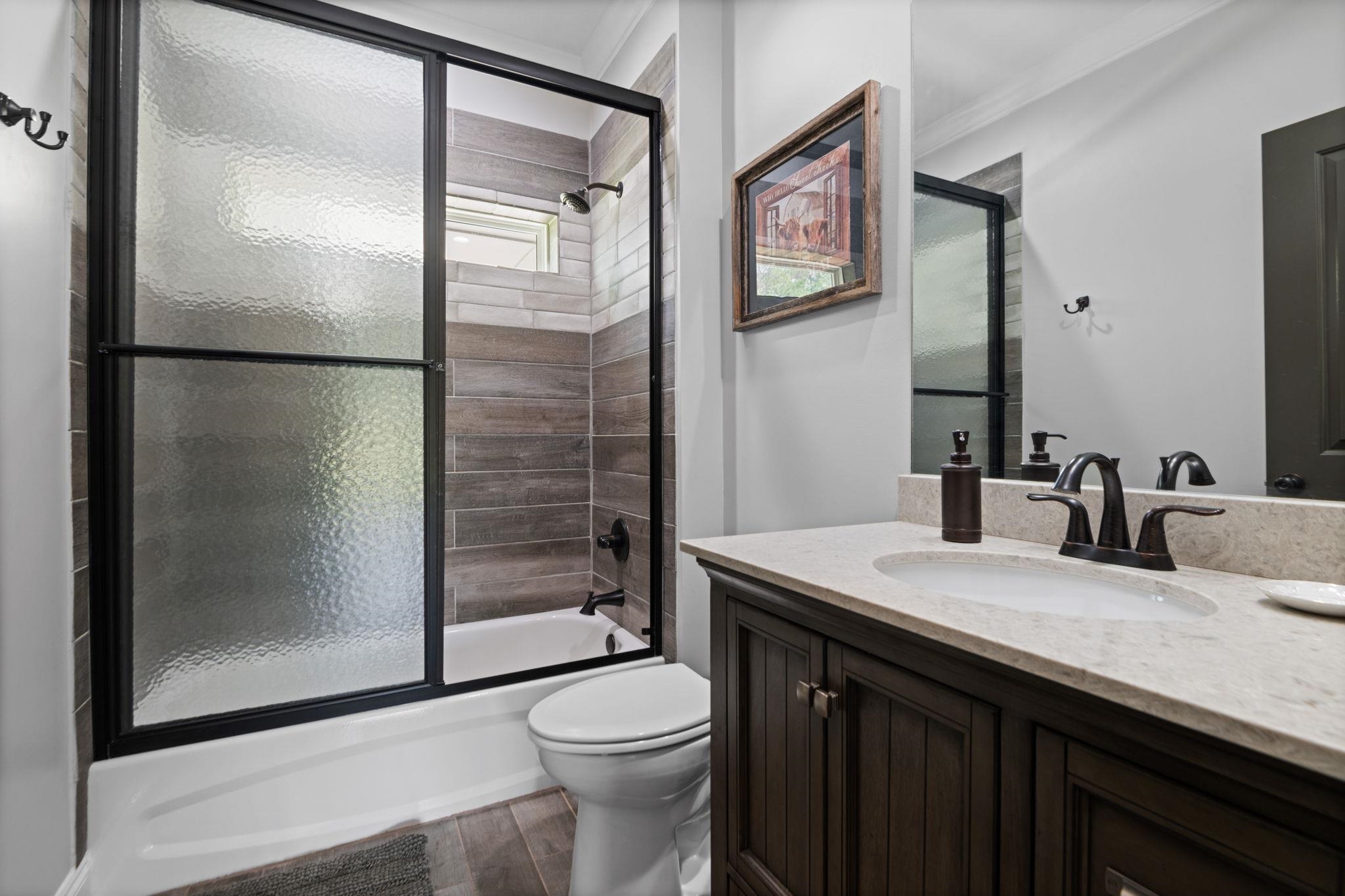25867 Goat Cooper Road Robertsdale, AL 36567 - Photo 12 of 34 Bathroom