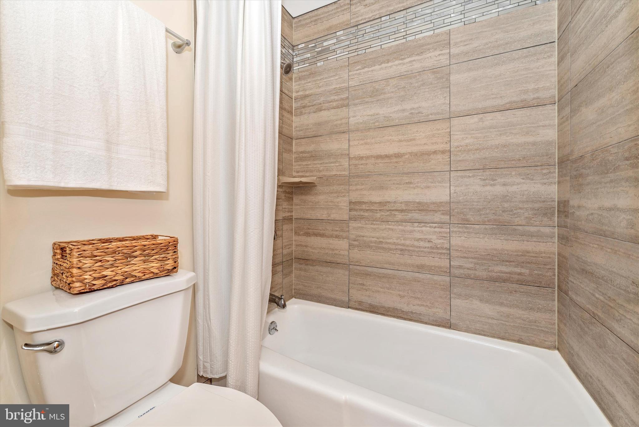 16412 Old Frederick Road Mount Airy, MD 21771 - Photo 27 of 46 New custom tile in master bath